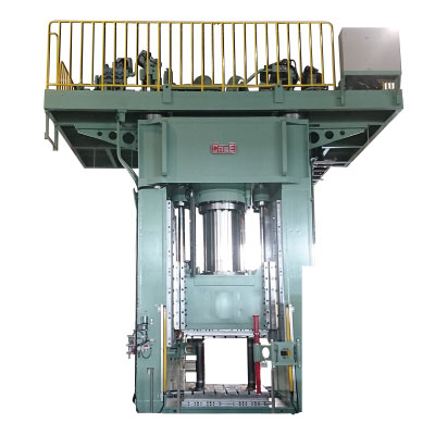 鍛造機　3点 こんにちは、日立建機日本です。 こちらは、ZX225USRLCKマルチ